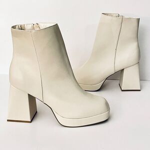 NWT Gorgeous Mari A 9.5 Bone White off Platform 4” Block Heel Ankle Boot Booties